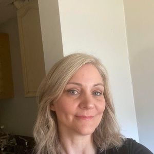 Meet your Posher, Debbie